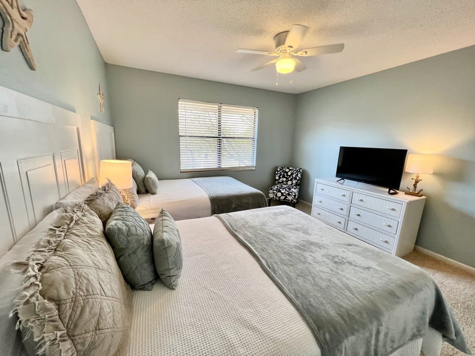 The Village of Mariner Lakes, Orange Beach Alabama. Sleeps 8. Managed by Island Rentals