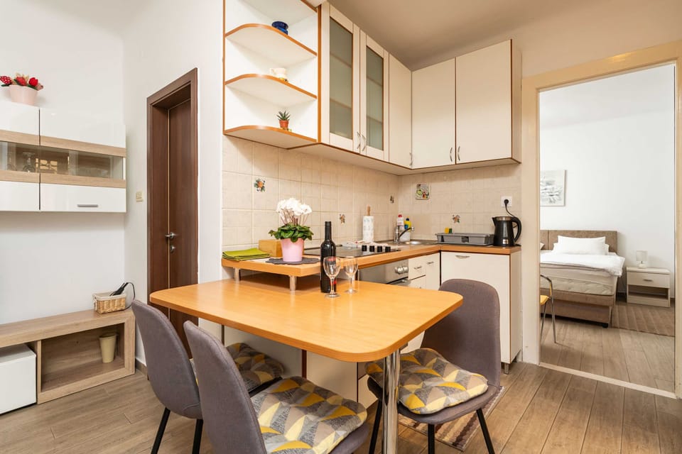 Apartment (One Bedroom Apartment with Terrace) | Living room | TV