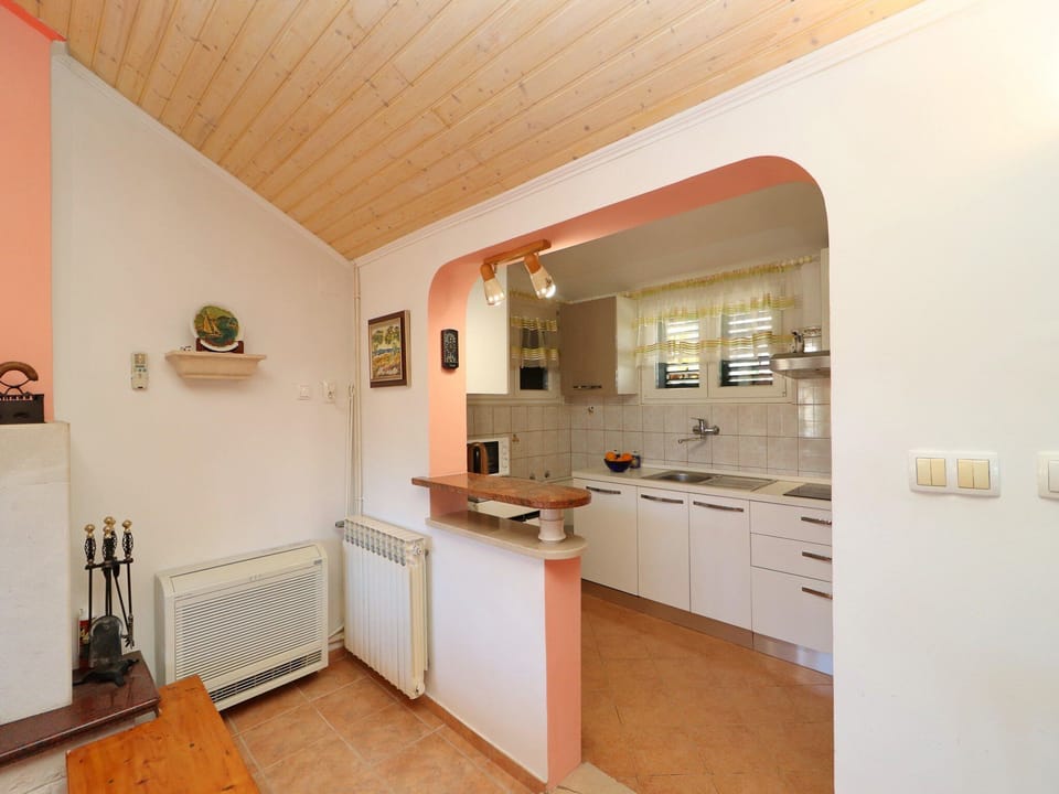 House (One Bedroom Holiday Home with Terrace) | Interior