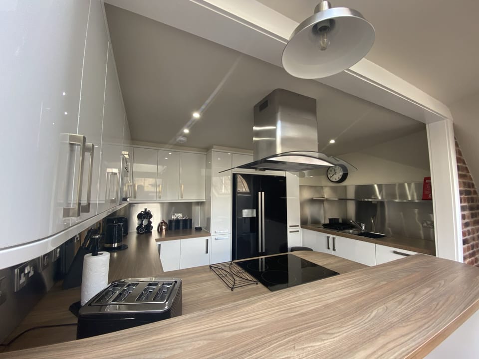 Apartment | Private kitchen | Fridge, microwave, oven, stovetop