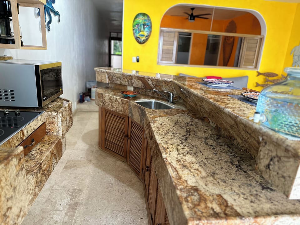 Fully equipped kitchen