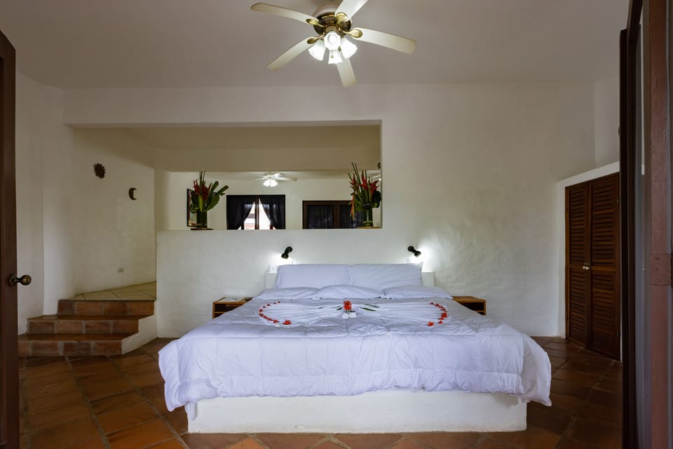 Villa Superior Doble | In-room safe, iron/ironing board, free WiFi, bed sheets
