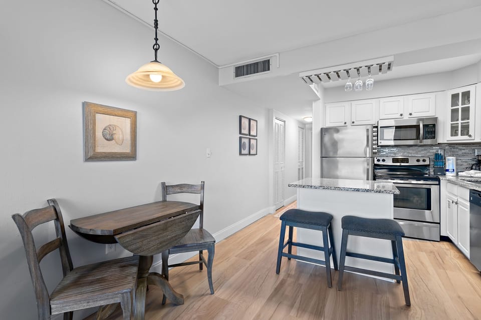 Kitchen/Dining Area