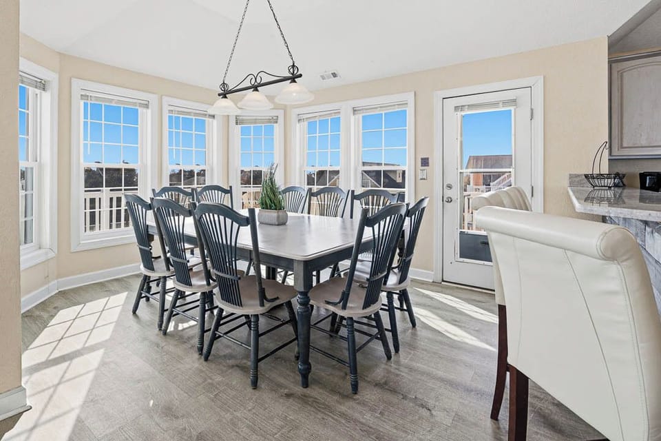 Top-Level Dining Room with Table (seats 10)
