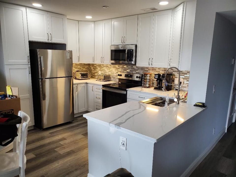 Best renovated condo in HHB&TR. Quartz counters, custom 42" soft close cabinets
