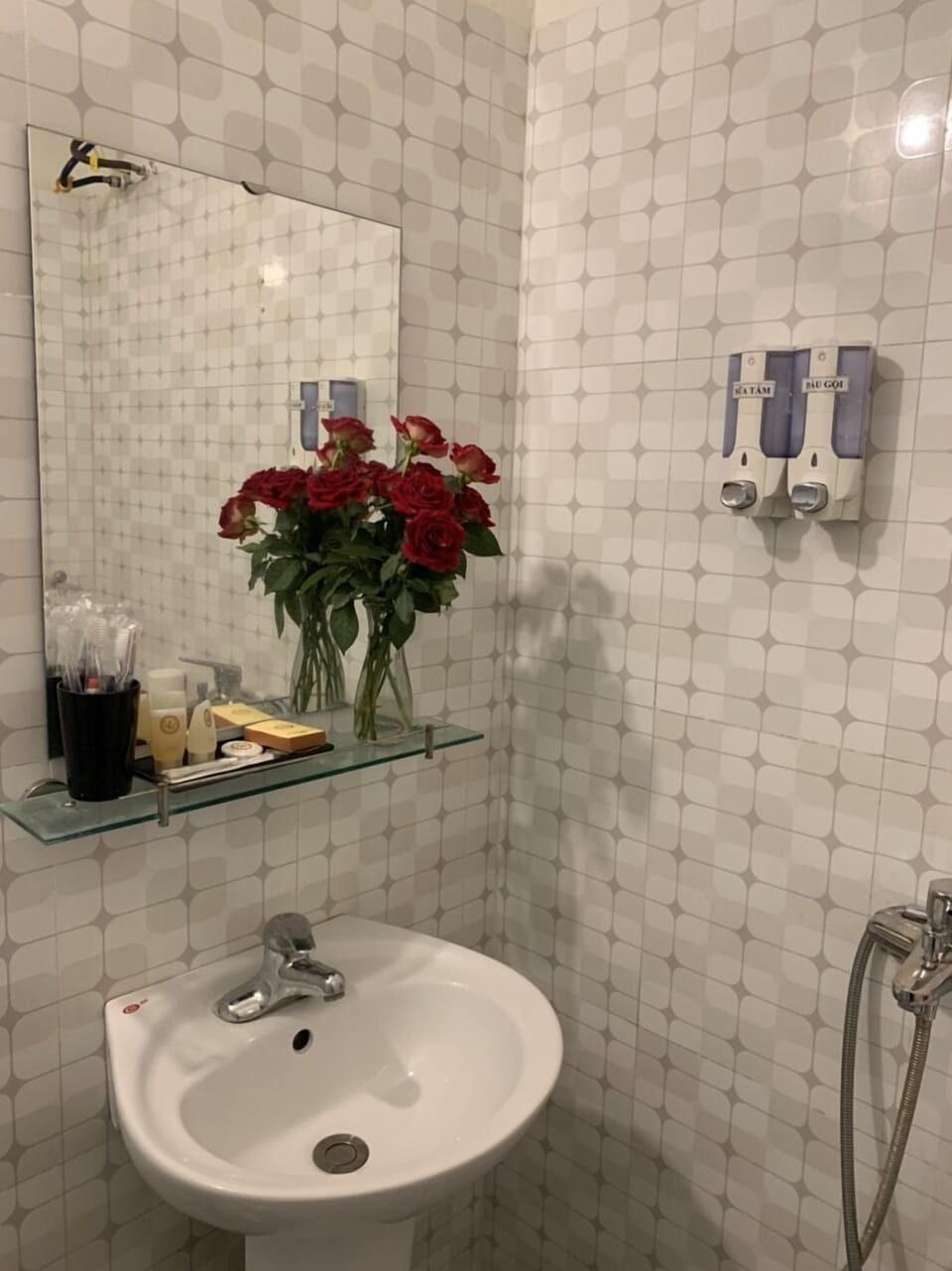 Bathroom sink