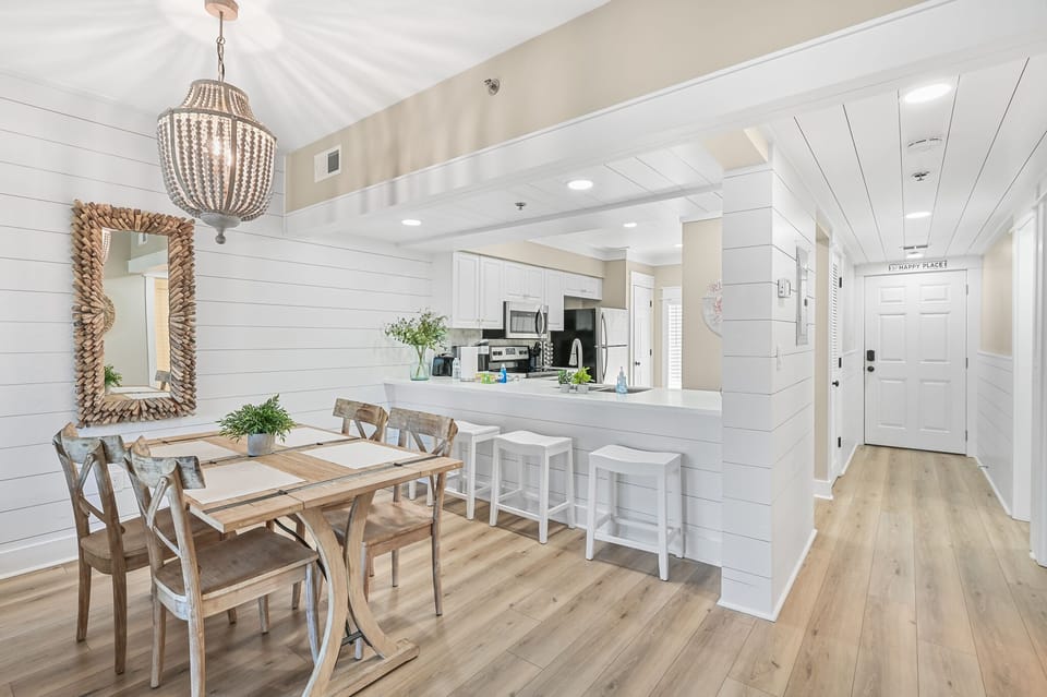 Whether it’s dinner fresh from the kitchen or a late-night round of cards, this cozy table is where vacation memories are made.