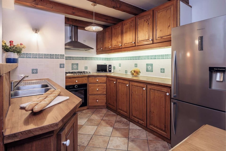 Make a tasty meal in the kitchen.