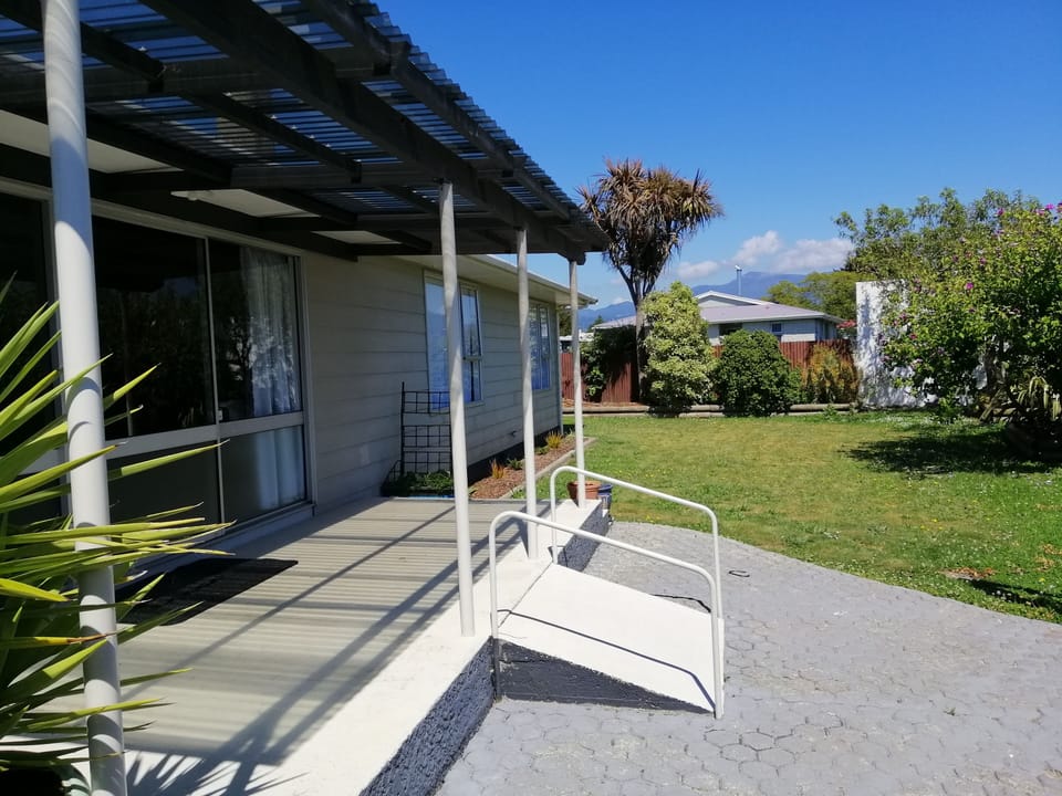 Patio to the north, with fully-fenced section
