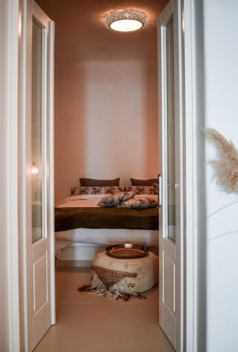 In-room safe, desk, soundproofing, iron/ironing board