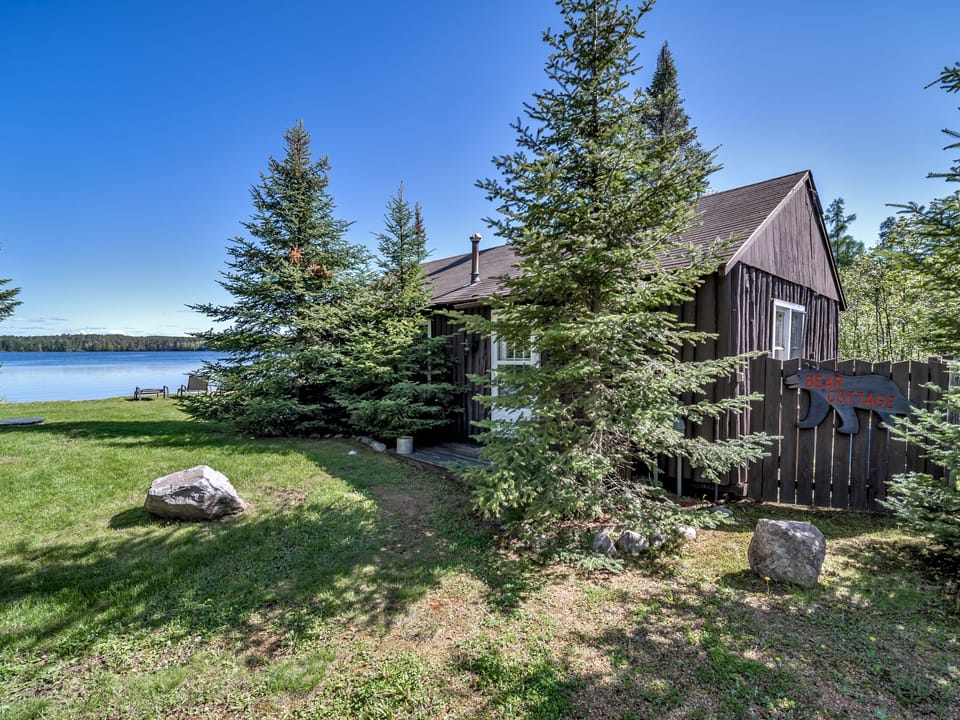 Entering the Bear Cottage property