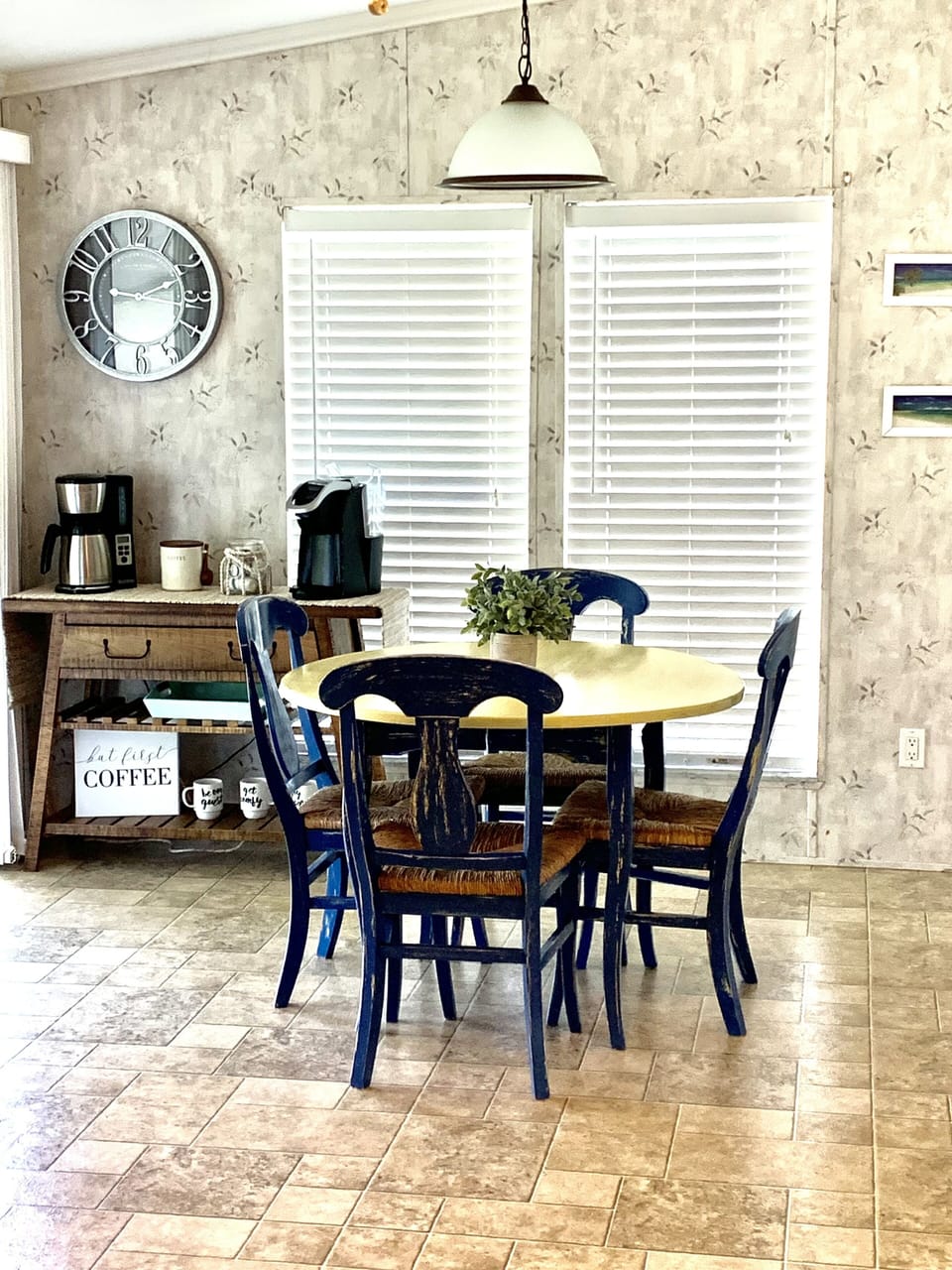 Eat in kitchen 