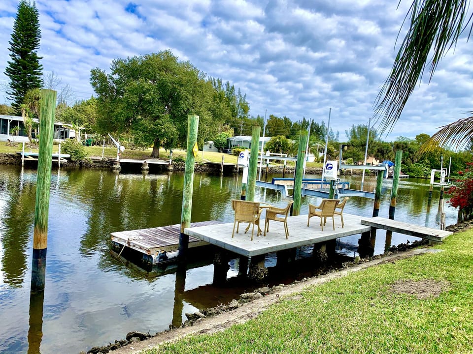 Wide canal for turn around 
