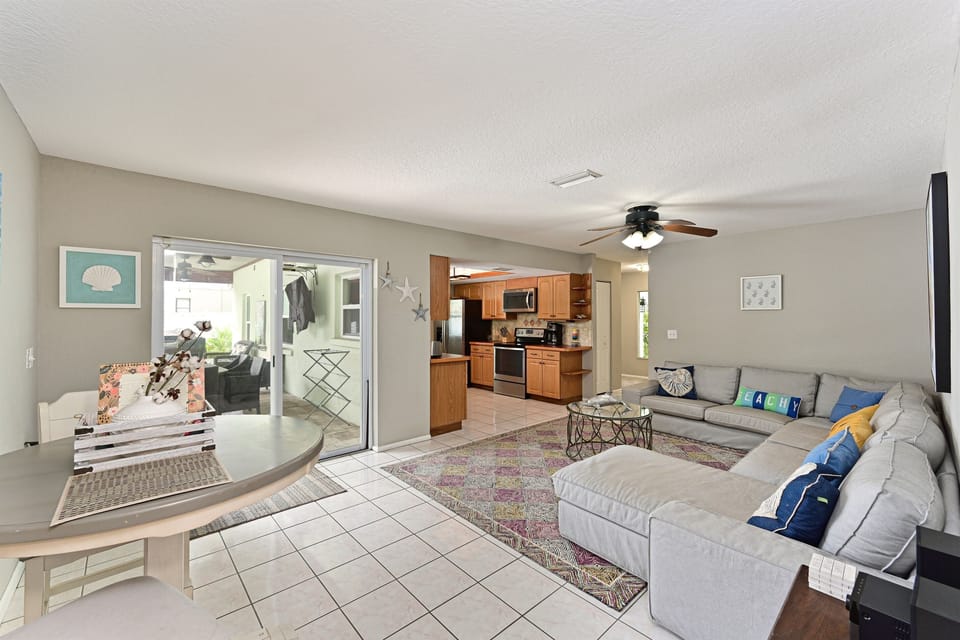 Family Room with Breakfast Nook