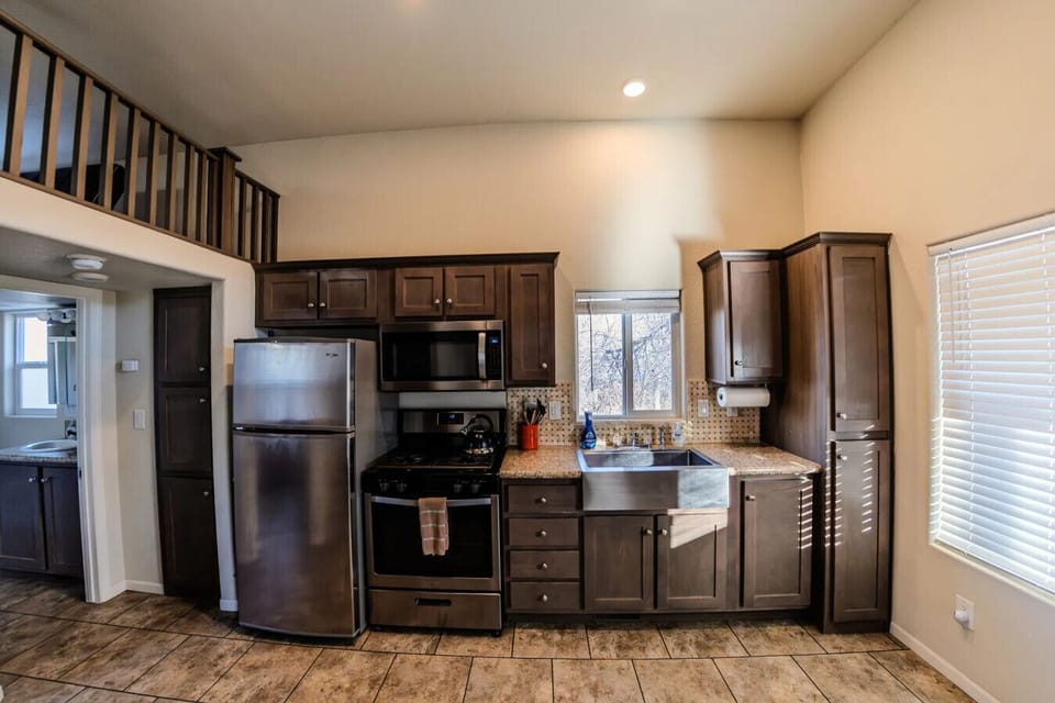 Fully-equipped kitchen