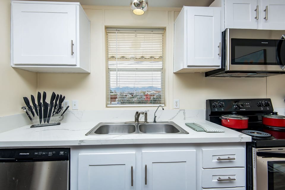 Full kitchen  with new appliances 