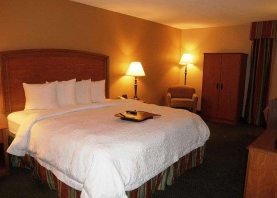 Premium bedding, down comforters, pillowtop beds, desk