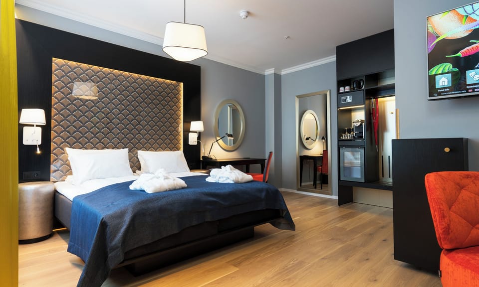 Premium bedding, pillowtop beds, in-room safe, desk
