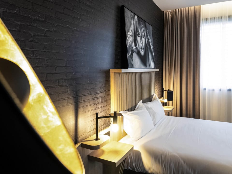 Soundproofing, iron/ironing board, free cribs/infant beds, free WiFi