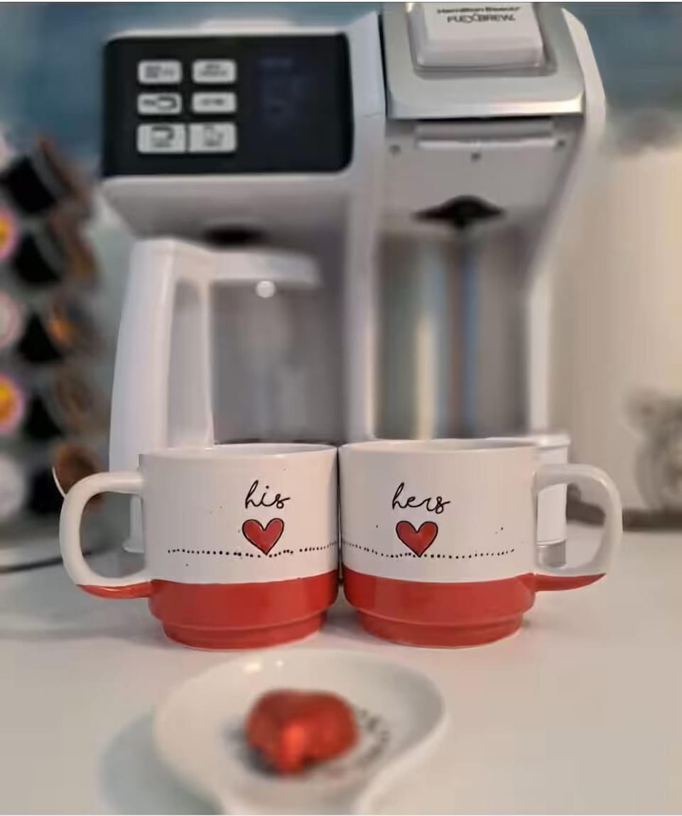 Couples Good Morning , dual coffee maker, share a carafe or have 1 cup at a time with provided pods.
