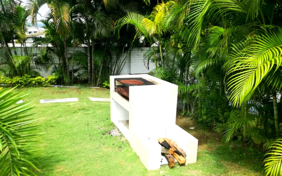 Classic House | Garden view