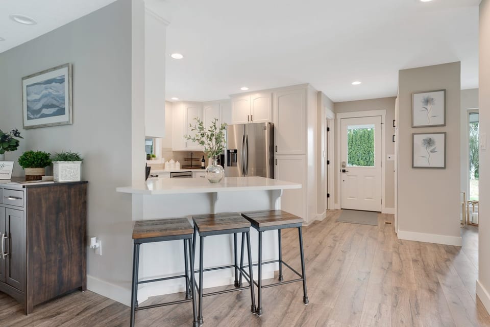 Kitchen View with breakfast bar, for informal meals