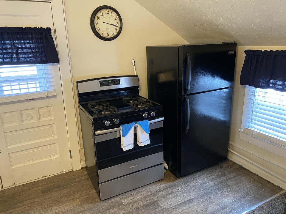 Full Size Stove and Refrigerator