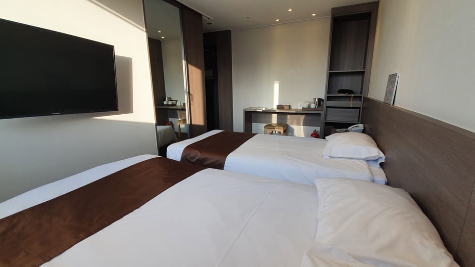 Blackout drapes, soundproofing, free WiFi, bed sheets
