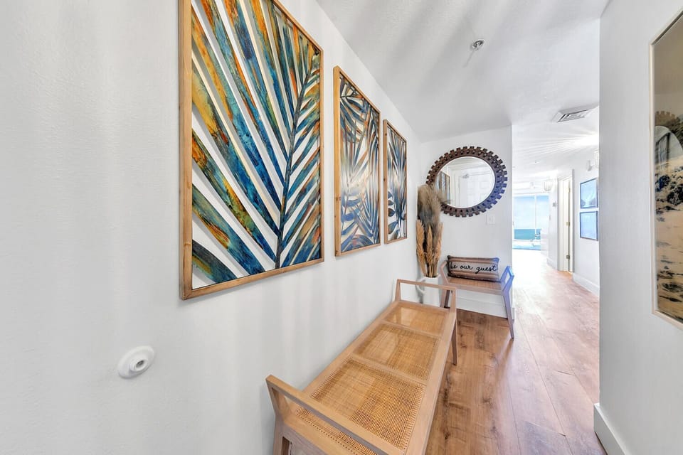 Entry Foyer Sitting Area