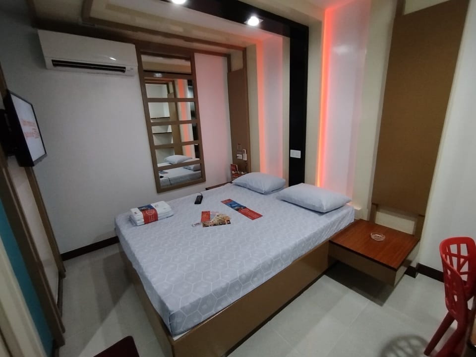 Deluxe Room, 1 Queen Bed | Free WiFi