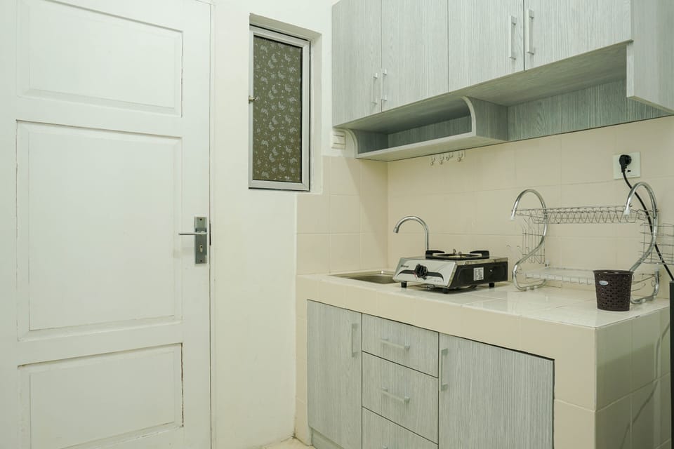 Apartment, Non Smoking, Kitchenette | Private kitchen | Fridge, stovetop, dishwasher, electric kettle