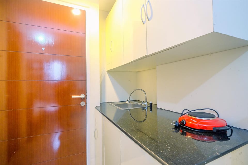Apartment, Non Smoking, Kitchenette | Private kitchenette | Fridge, stovetop, dishwasher, electric kettle