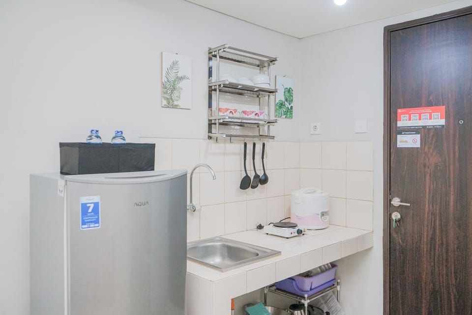 Apartment, Non Smoking, Kitchenette | Private kitchen | Fridge, stovetop, dishwasher, electric kettle