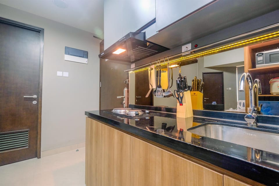 Apartment, Non Smoking, Kitchenette | Private kitchen | Fridge, microwave, stovetop, dishwasher