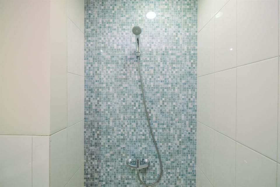 Apartment, Non Smoking, Kitchenette | Bathroom | Shower, free toiletries, towels