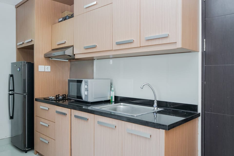 Apartment, Non Smoking, Kitchenette | Private kitchen | Fridge, microwave, stovetop, cookware/dishes/utensils