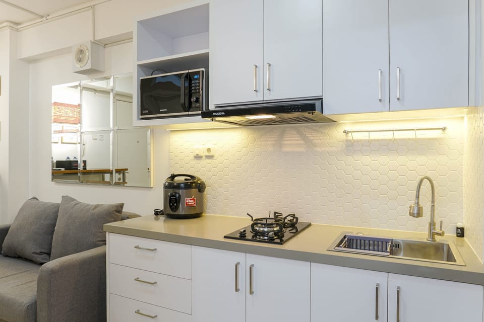 Apartment, Non Smoking, Kitchenette | Private kitchen | Fridge, microwave, stovetop, dishwasher