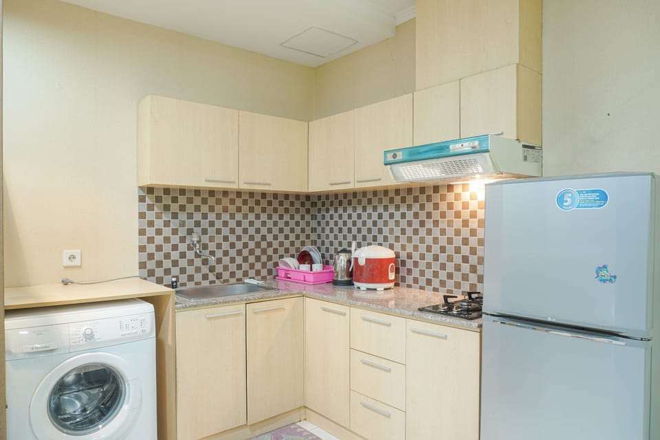 Apartment, Non Smoking, Kitchenette | Private kitchen | Fridge, stovetop, dishwasher, electric kettle