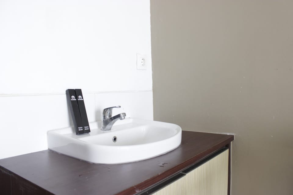Apartment, Non Smoking, Kitchenette | Bathroom | Shower, free toiletries, towels