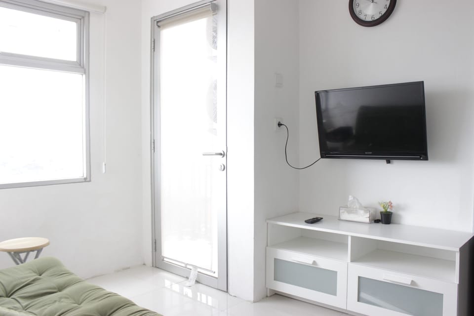Apartment, Non Smoking, Kitchenette | Television