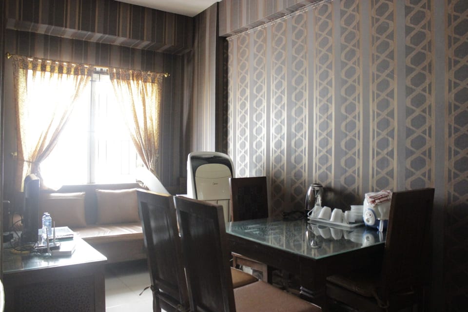 Apartment, Non Smoking, Kitchenette | In-room dining