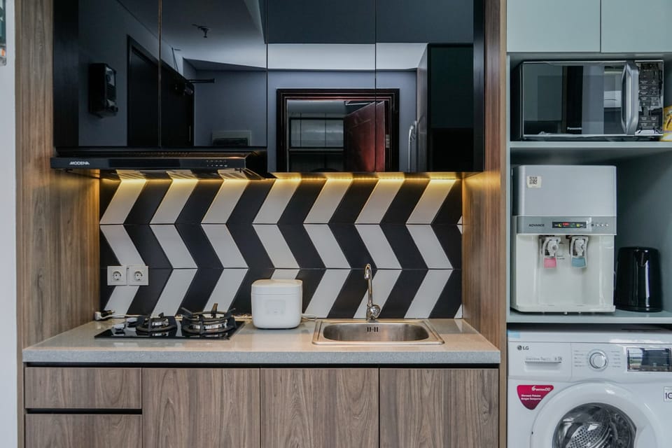 Apartment, Non Smoking, Kitchenette | Private kitchen | Fridge, microwave, stovetop, dishwasher