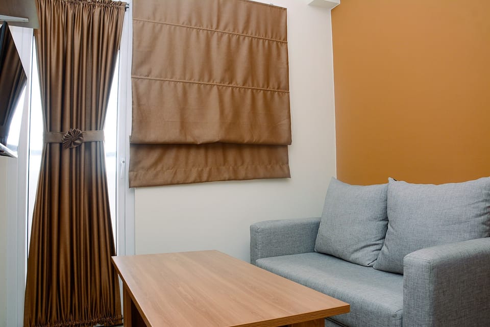 Apartment, Non Smoking, Kitchenette | Living area | TV