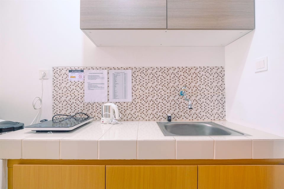 Apartment, Non Smoking, Kitchenette | Private kitchen | Fridge, stovetop, electric kettle, cookware/dishes/utensils