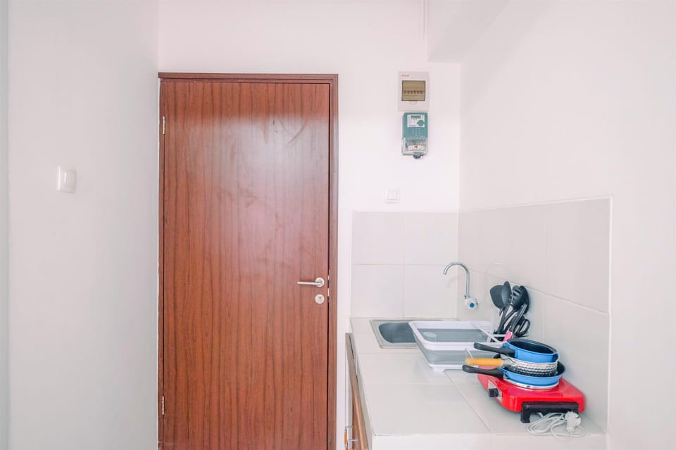 Apartment, Non Smoking, Kitchenette | Private kitchen | Fridge, stovetop, cookware/dishes/utensils