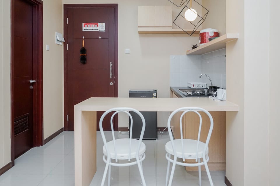 Apartment, Non Smoking, Kitchenette | 1 bedroom, iron/ironing board, free WiFi, bed sheets