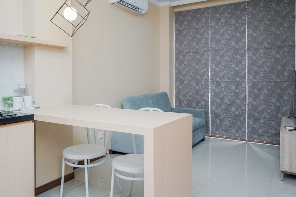 Apartment, Non Smoking, Kitchenette | Living area | TV