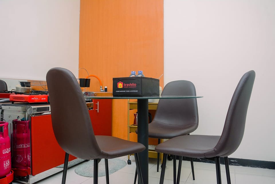 Apartment, Non Smoking, Kitchenette | 1 bedroom, iron/ironing board, free WiFi, bed sheets