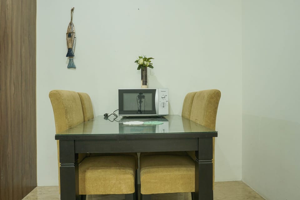 Apartment, Non Smoking, Kitchenette | 1 bedroom, desk, iron/ironing board, free WiFi