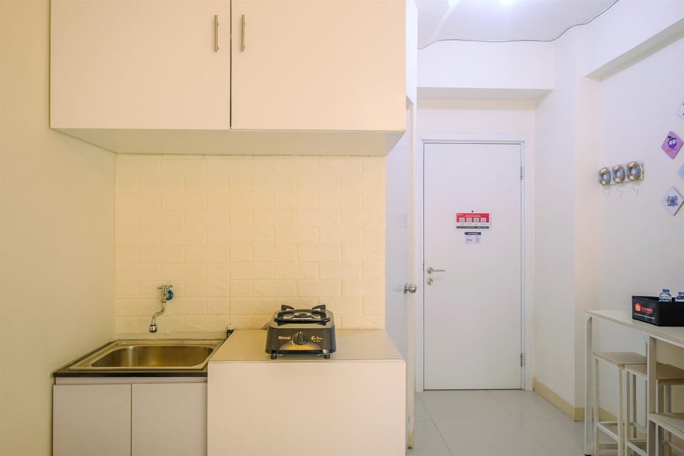Apartment, Non Smoking, Kitchenette | Private kitchen | Fridge, stovetop, dishwasher, electric kettle